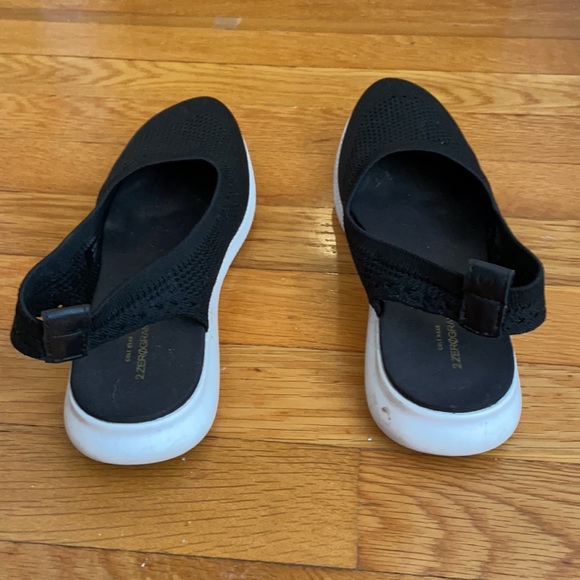 Perfect for running out to the store. - Picture 2 of 6